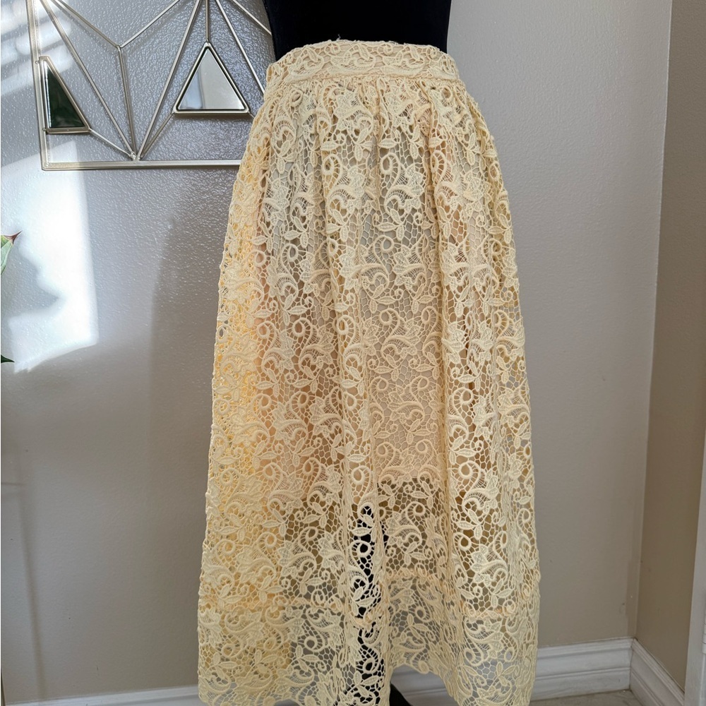 H&M Yellow Lace Midi Skirt Size 8 A-Line Feminine Cottagecore Spring Summer - Picture 2 of 11